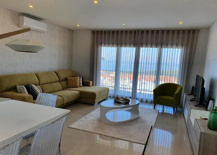Peter Townhouse Nazaré